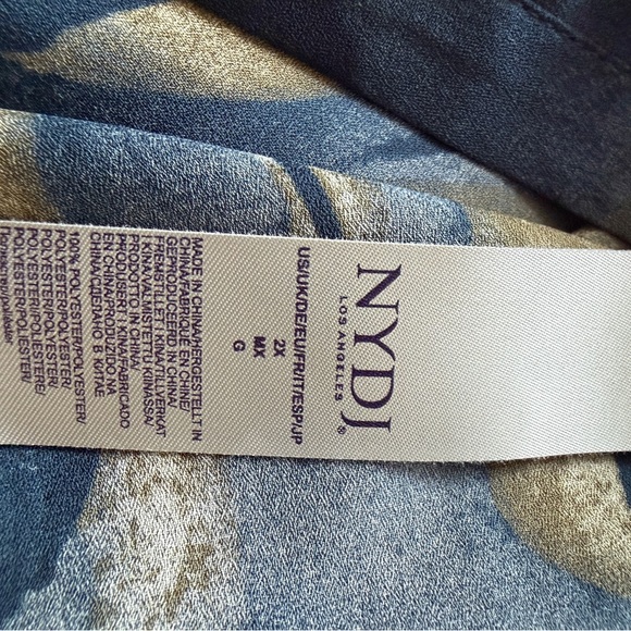 NYDJ Printed Long Sleeve Blouse / Tunic – Plus Size 2X - Picture 4 of 4